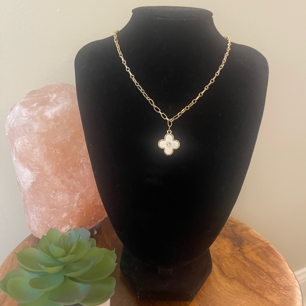Custom White Mother Of Pearl Cz Diamond Luxe Flower Necklace